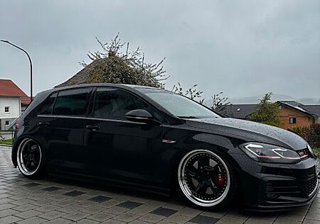 VW Golf Volkswagen 2.0 TSI DSG GTI Performance GTI Performance
