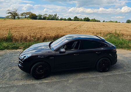 Porsche Cayenne E-Hybrid Coupe Vollausstattung Matrix
