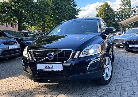 Volvo XC 60 XC60 Summum AWD*1.Hand*LEDER*XENON*PANO*AHK*360
