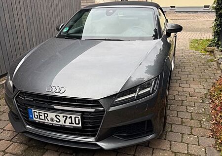 Audi TT Roadster 2.0 TFSI S tronic quattro -
