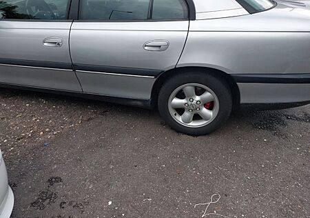Opel Omega 2.0 16V Sport Sport
