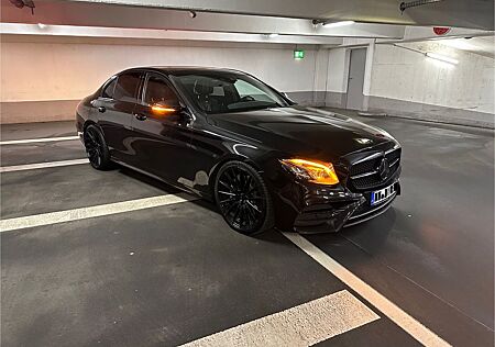 Mercedes-Benz E 400 4MATIC AMG Line