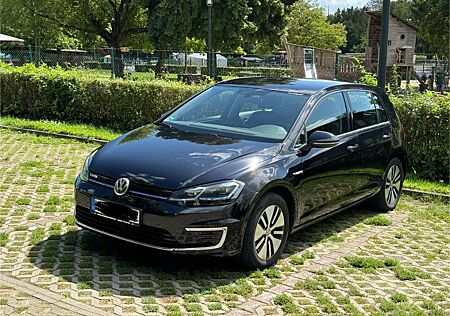 VW Golf Volkswagen Idealer Stadtwagen eGolf