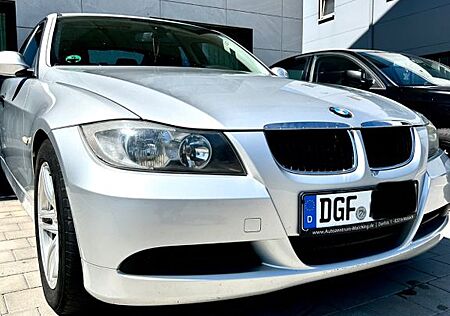 BMW 320i -