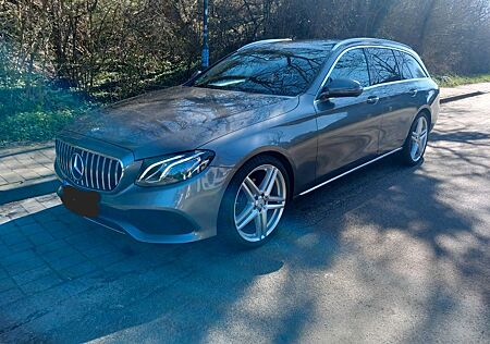 Mercedes-Benz E 220 E 220d T AVANTGARDE Autom. AVANTGARDE