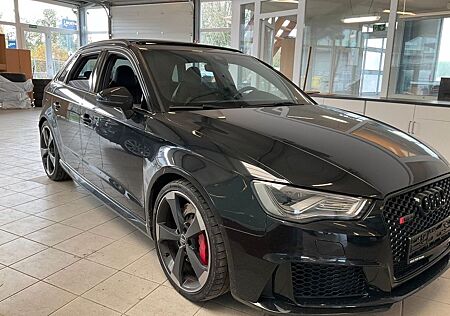 Audi RS3 Sportback 2.5 TFSI quattro 280 Km/H V-Max