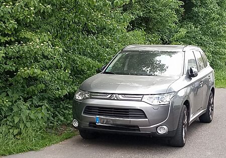 Mitsubishi Outlander 2.2 DI-D Intense ClearTec 4WD Intense
