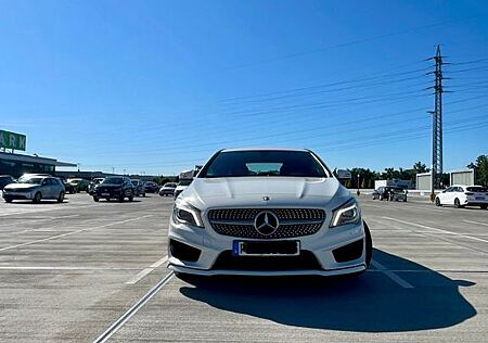 Mercedes-Benz CLA 180 AMG Line AMG Line