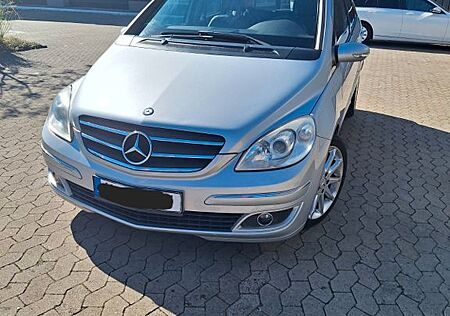 Mercedes-Benz B 150 -