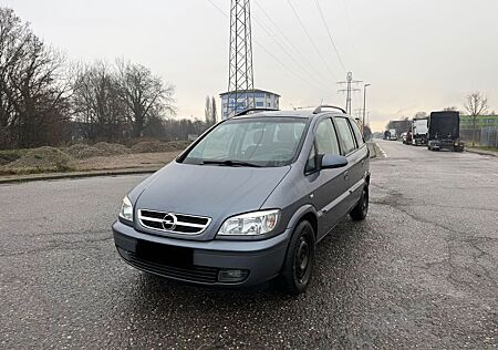 Opel Zafira 1.8 16V Elegance