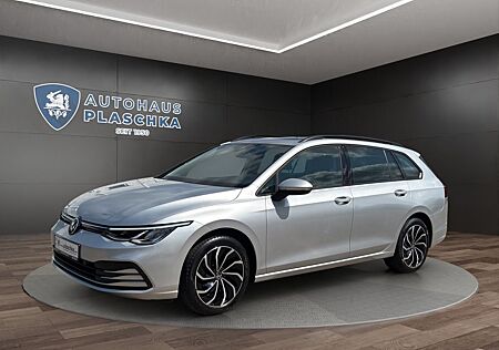 VW Golf Volkswagen VIII Var. 1.0 eTSI DSG Life PDC+AHK+NAVI