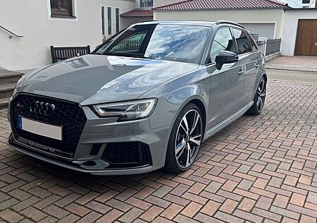 Audi RS3 Sportback - mit Anschlussgarantie