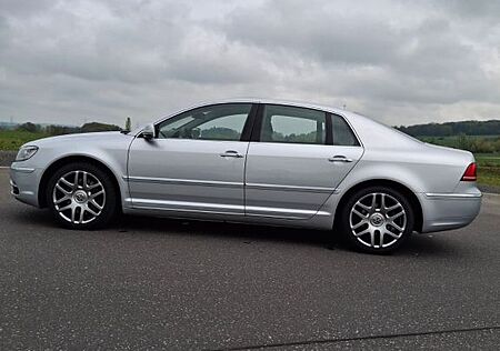 VW Phaeton Volkswagen 3.0 V6 TDI 4MOTION Tiptronic 5-Sitzer -