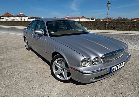 Jaguar XJ Super V8 LWB -