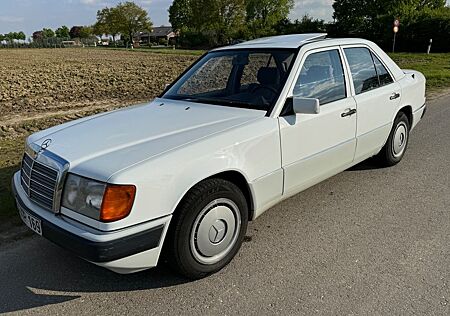 Mercedes-Benz 300 300E 2.Hand - Hu 04/26 - lückenl. MB Scheckh