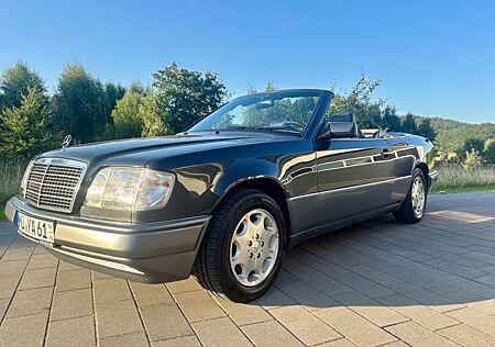 Mercedes-Benz E 320 Schönes E320 (W124) Mercedes Cabriolet (2. Hand)