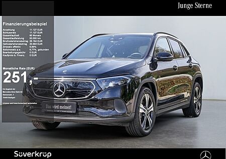 Mercedes-Benz EQA 250 // NIGHT PROGRESSIVE DISTR SPUR KAMERA