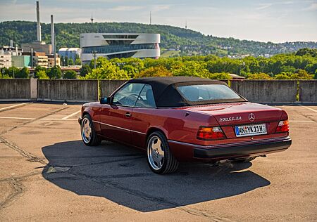 Mercedes-Benz E 300 CE-24 V mit H-Zulassung