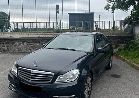 Mercedes-Benz C 200 BlueEFFICIENCY ELEGANCE ELEGANCE