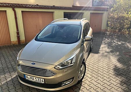 Ford Grand C-Max 2,0TDCi 110kW PowerShift Titaniu...