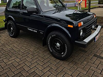 Lada Niva Legend 4x4, Offroad,*LPG/Umbau*Thule Träger
