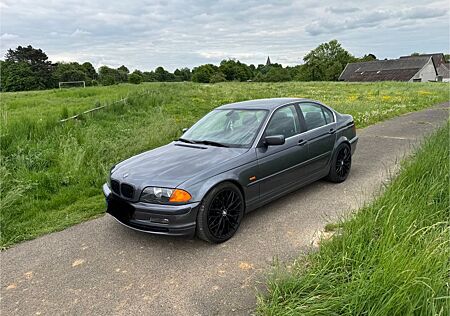 BMW 330d -