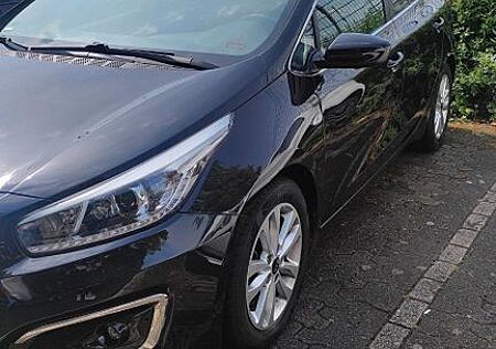 Kia Cee'd Dream Team Edition,Navi,Kamera,SZH......