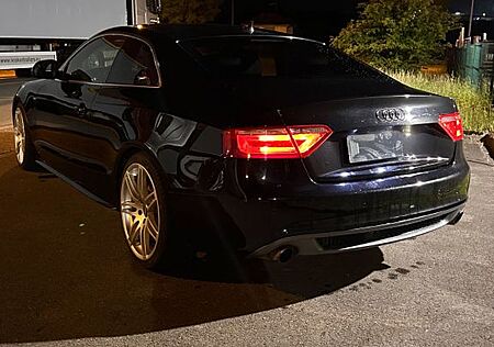 Audi A5 3.2 FSI tiptronic quattro -