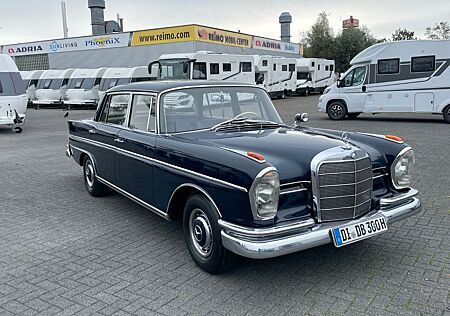 Mercedes-Benz 300 SE Lang W112 Königsflosse,nur 1546 Exemplar!