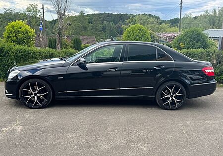 Mercedes-Benz E 350 BlueTEC ELEGANCE Autom. ELEGANCE