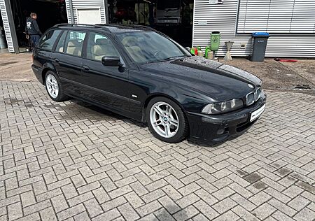 BMW 530d Touring M-Sport Paket+Leder+Schiebed.+