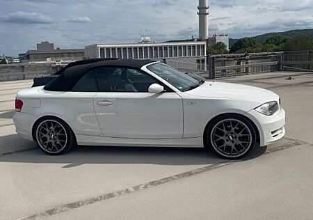 BMW 118I , Scheckheftgepflegt &2te Hand, neuer Motor.
