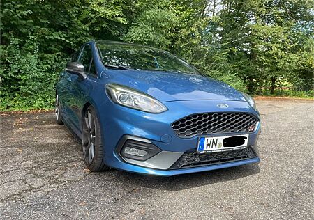 Ford Fiesta 1,5 EcoBoost ST mit Leder-Exklusiv-Pa...