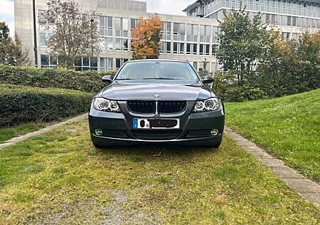 BMW 318i E90