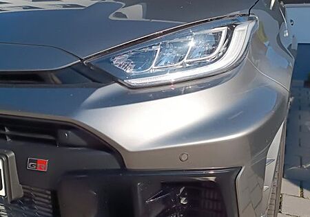 Toyota Yaris 1.6-l-Turbo GR Autom. 8-fach bereift