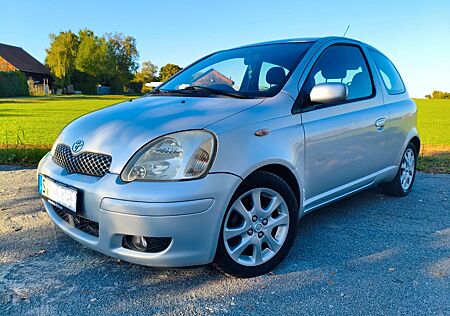 Toyota Yaris 1.3 Sol sol