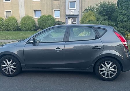 Hyundai i30 CW 1.6 CRDi 66 kW FIFA WM Edition FIFA W...