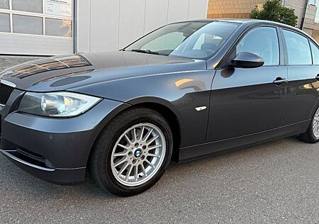 BMW 320 DIESEL AUTOMATIK TÜV,NAVI,KLIMA,PDC,SHZ