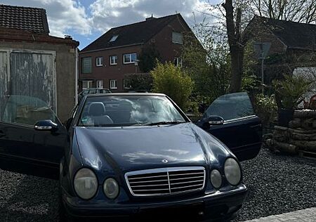 Mercedes-Benz CLK 200 AVANTGARDE Avantgarde