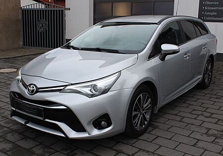 Toyota Avensis Touring Sports Edition-S+ RÜCKFAHRKAMERA