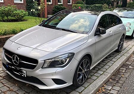 Mercedes-Benz CLA 220 Shooting Brake CLA 220 d DCT Urban S...