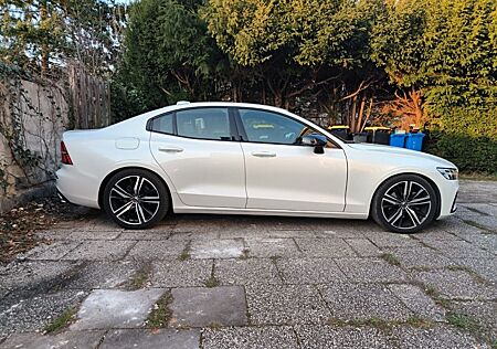 Volvo S60 T4 R-Design 2020