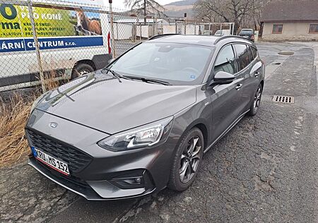 Ford Focus 1,0 EcoBoost 92kW Vignale Turnier Auto...