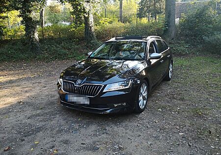 Skoda Superb 1.8 TSI DSG Style Combi Style