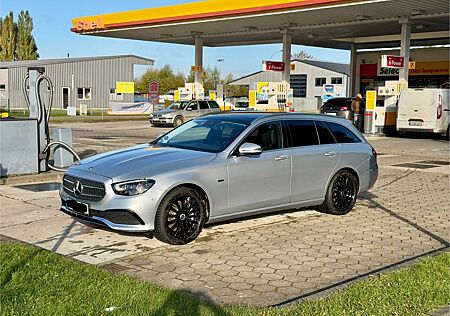 Mercedes-Benz E 300 de, Avantgarde, Multibeam, Burmester, AHK