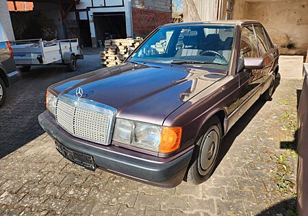 Mercedes-Benz 190 190er 2.6E Garagenfund