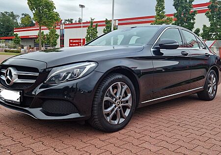 Mercedes-Benz C 220 d 4MATIC AMG Line Autom. AMG Line