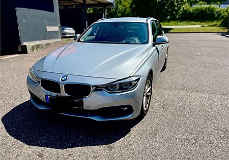 BMW 320d EfficientD. Ed. Touring Luxury Line Lux...