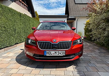 Skoda Superb 2.0 TDI Combi Leder StdHzg AHK Effektlack