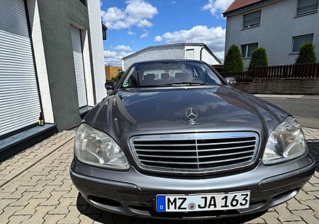 Mercedes-Benz S 430 -